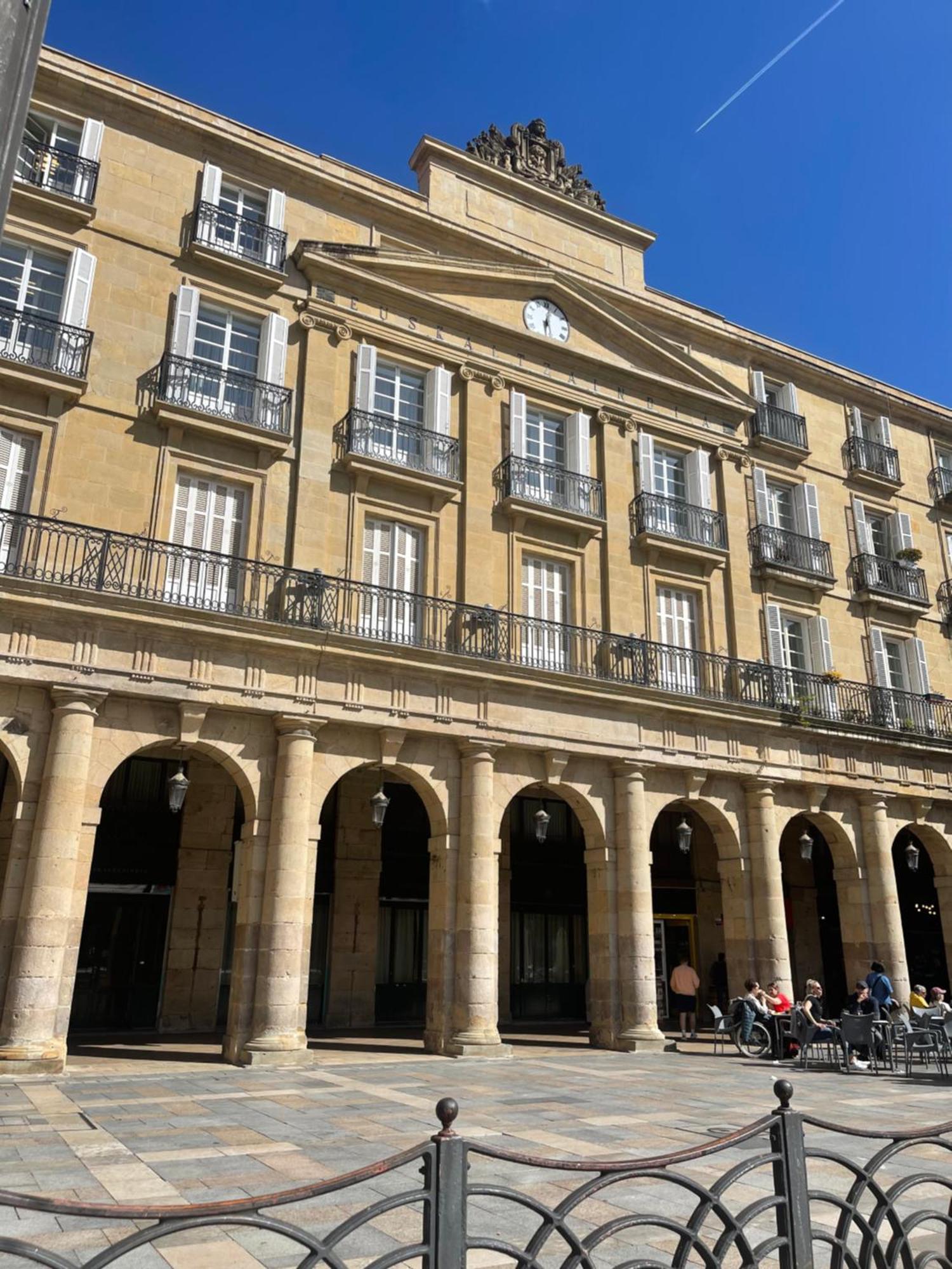 Lauramer Plaza Nueva Bilbao Exteriör bild